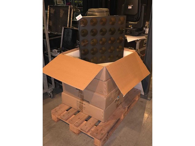 Luxibel - set 4x luxibel b25 - 25 x 10w rgb amber matrix led - afbeelding 1 van  3