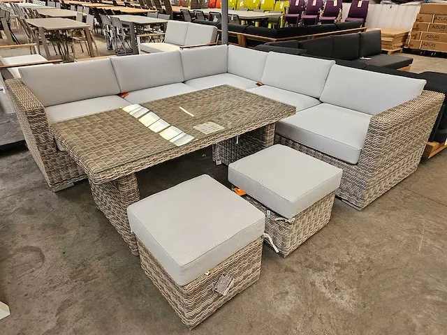 Luxury lounge dakar hoeklounge + low dining tafel + poefjes - afbeelding 1 van  5