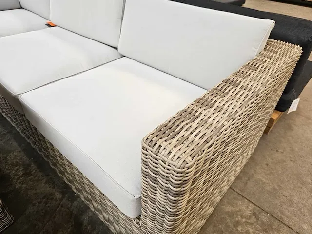 Luxury lounge dakar hoeklounge + low dining tafel + poefjes - afbeelding 4 van  5