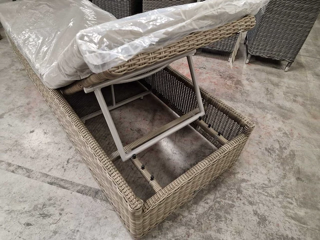 Luxury lounge ligbed wicker natural met kussen taupe sunproof - afbeelding 3 van  6