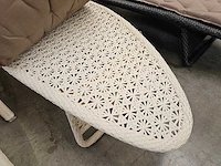 Luxury lounge surf ligbed wicker wit met kussen taupe - afbeelding 3 van  5