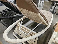 Luxury lounge surf ligbed wicker wit met kussen taupe - afbeelding 4 van  5