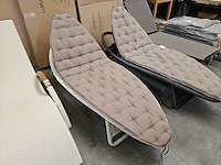 Luxury lounge surf ligbed wicker wit met kussen taupe - afbeelding 1 van  5