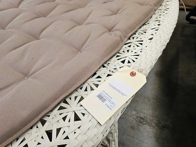 Luxury lounge surf ligbed wicker wit met kussen taupe - afbeelding 5 van  5