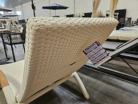 Luxury lounge wave ligbed wicker wit - teak armleuning met cobra kussen - afbeelding 4 van  6