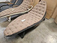 Luxury lounge wicker ligbed surf 213cm black tie + kussen - afbeelding 1 van  4