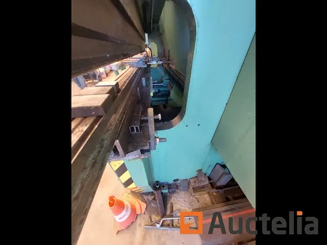 Lvd plooibank / kantbank 110 ton - afbeelding 34 van  34