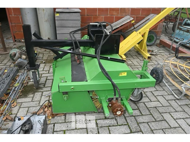 M-sweep veegborstel + opvangbak voor heftruck - afbeelding 3 van  8
