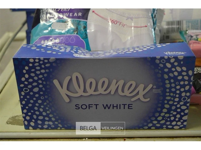 Maandverband , vochtige doekjes en cleenex - afbeelding 4 van  4