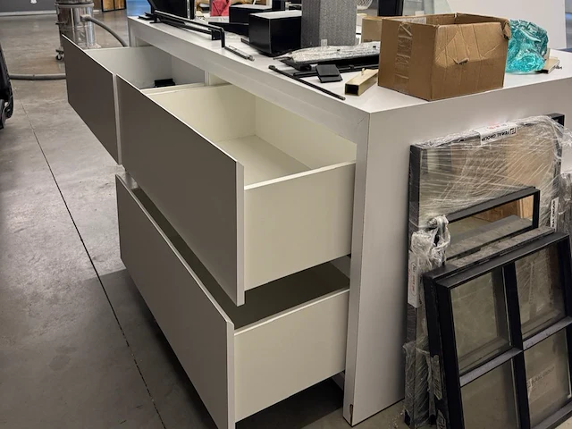 Maatmeubel in wit melamine - afbeelding 5 van  5