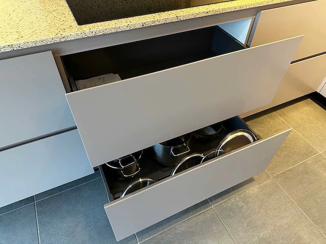 Maatwerk - showroomkeuken - afbeelding 4 van  40
