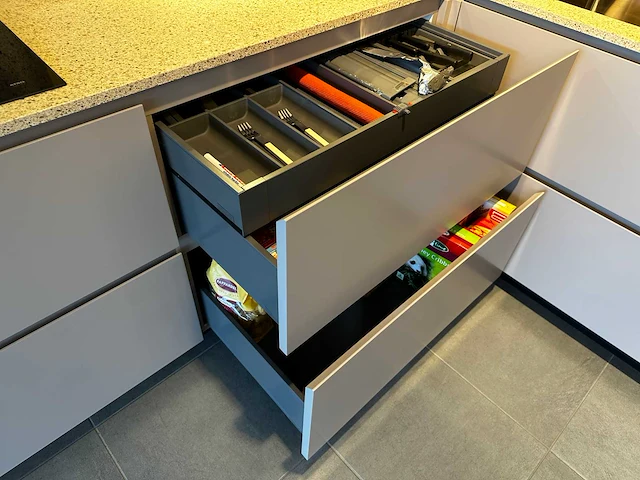 Maatwerk - showroomkeuken - afbeelding 6 van  40