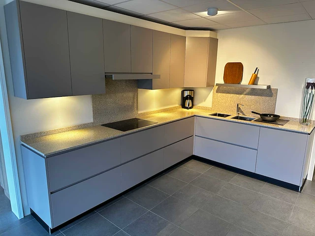 Maatwerk - showroomkeuken - afbeelding 1 van  40