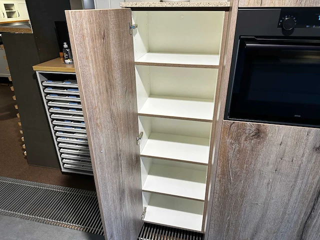 Maatwerk - showroomkeuken - afbeelding 20 van  40