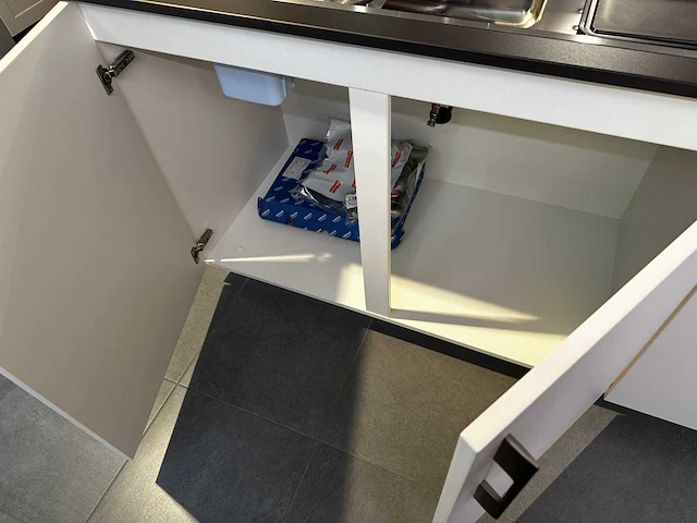 Maatwerk - showroomkeuken - afbeelding 4 van  35