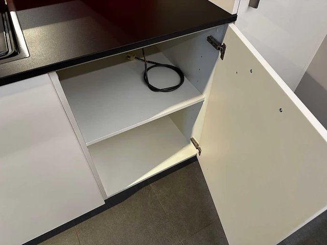 Maatwerk - showroomkeuken - afbeelding 5 van  35