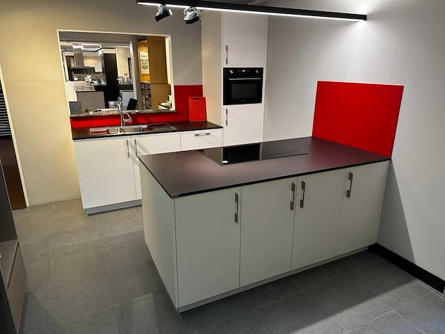Maatwerk - showroomkeuken - afbeelding 1 van  35