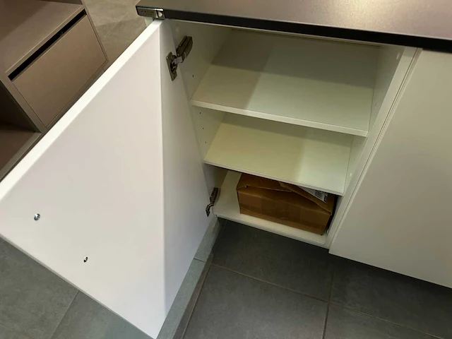 Maatwerk - showroomkeuken - afbeelding 25 van  35