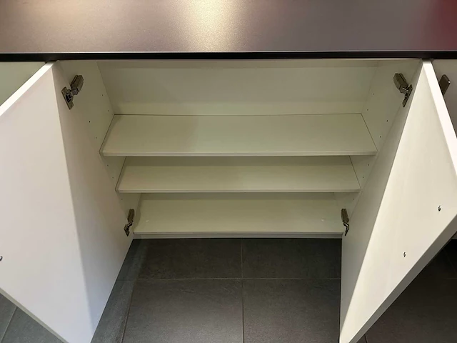 Maatwerk - showroomkeuken - afbeelding 26 van  35