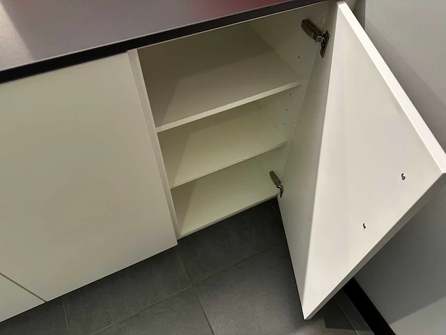 Maatwerk - showroomkeuken - afbeelding 27 van  35