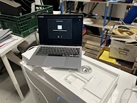 Macbook air - apple