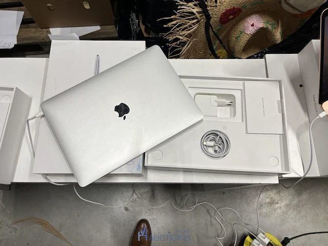 Macbook air - apple - afbeelding 3 van  4