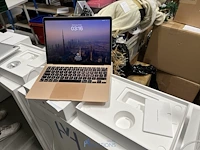Macbook air - apple