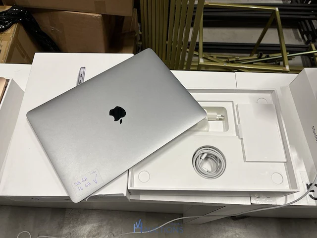 Macbook air - apple - afbeelding 3 van  4