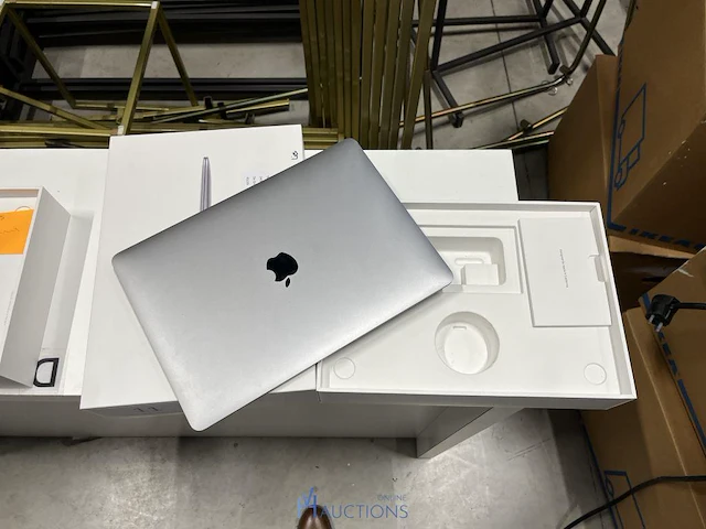 Macbook air - apple - afbeelding 3 van  4