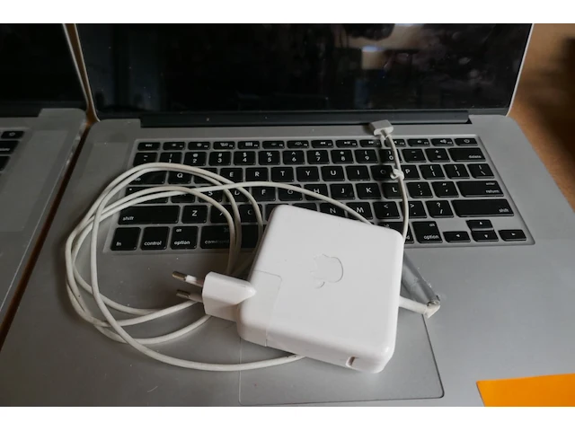 Macbook apple - afbeelding 2 van  3