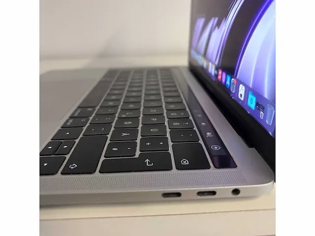 Macbook pro touch bar - afbeelding 4 van  6