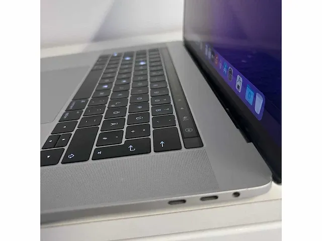 Macbook pro touch bar - afbeelding 3 van  9