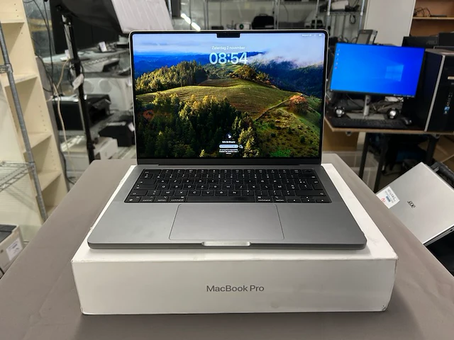 Macbook pro - afbeelding 1 van  6