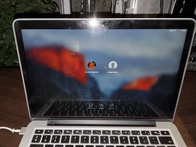 Macbook pro - afbeelding 4 van  10