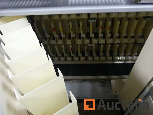 Machine voor de verkoop van sigaretten harting smx max 88 - afbeelding 5 van  13