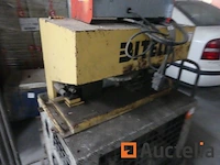 Machine voor het maken van teervoegen tussen bitteli motospray betonplaten - afbeelding 2 van  7