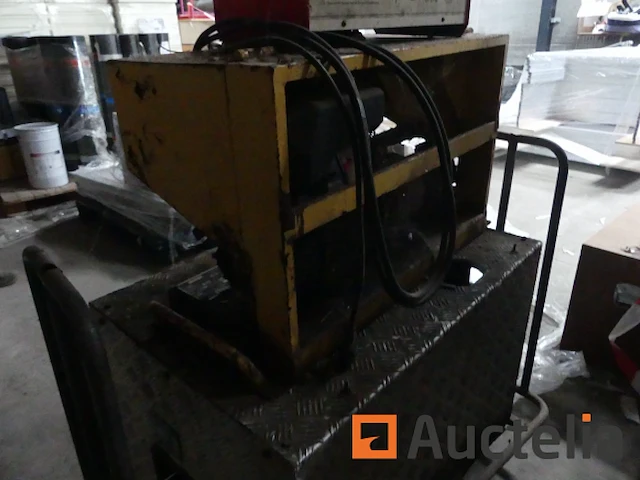 Machine voor het maken van teervoegen tussen bitteli motospray betonplaten - afbeelding 3 van  7
