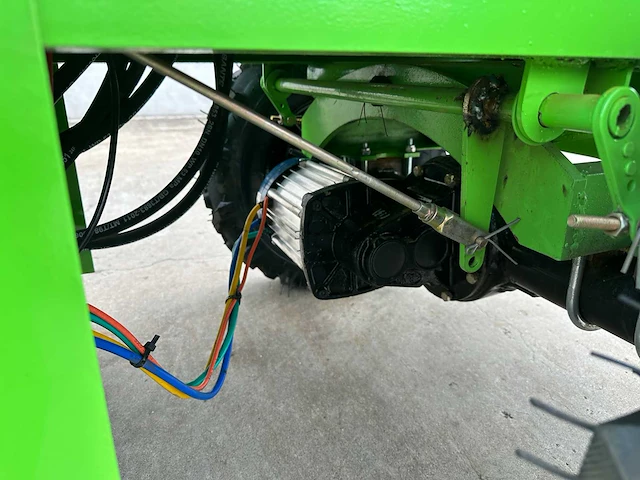 Machpro - 2025 - mp-l307 - elektrische mini-lader - afbeelding 4 van  24