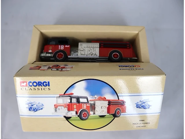 Mack cf pumper chicago (3) - afbeelding 1 van  3