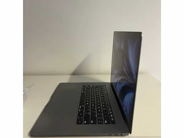 Macook pro touch bar - afbeelding 2 van  9