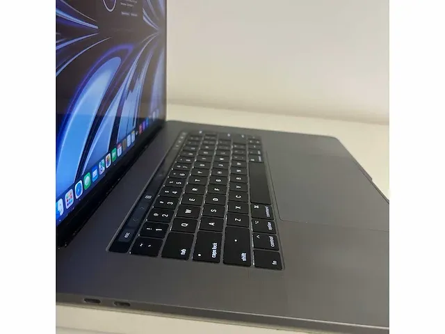 Macook pro touch bar - afbeelding 5 van  9