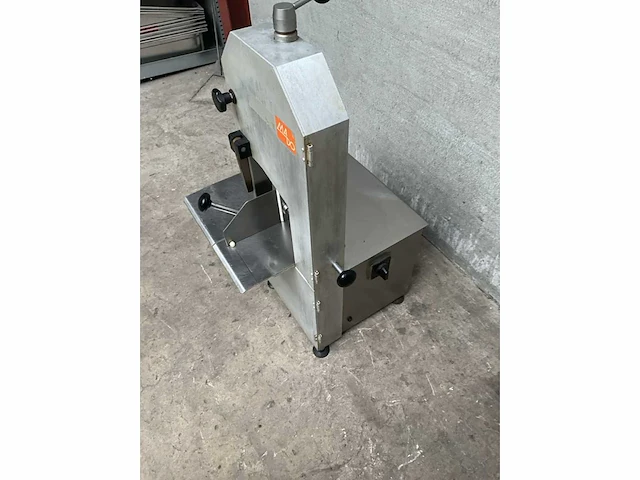 Mado - beenderzaagmachine - afbeelding 4 van  5