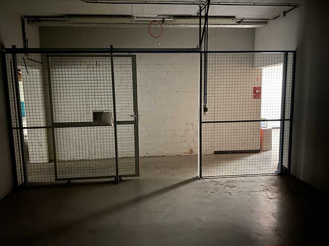 Magazijn afsluiting met schuifdeur - afbeelding 1 van  3