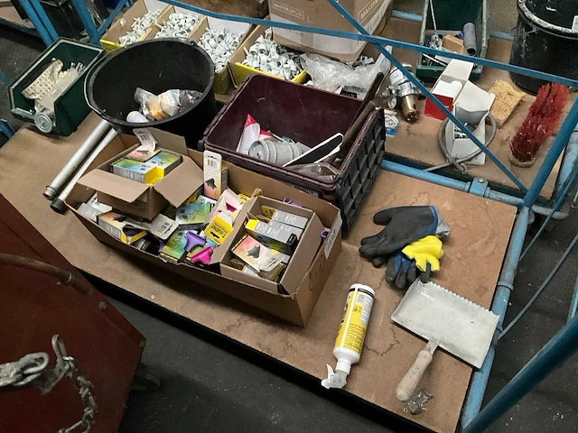 Magazijn kar inhoud - afbeelding 2 van  2