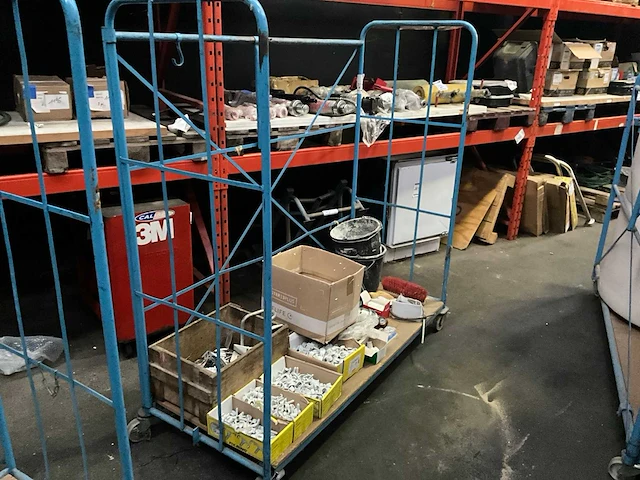 Magazijn kar inhoud - afbeelding 1 van  2