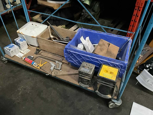 Magazijn kar inhoud - afbeelding 2 van  2
