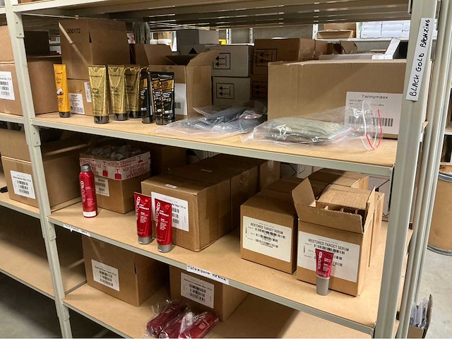 Magazijn voorraad diverse cosmetica (500x) - afbeelding 13 van  25