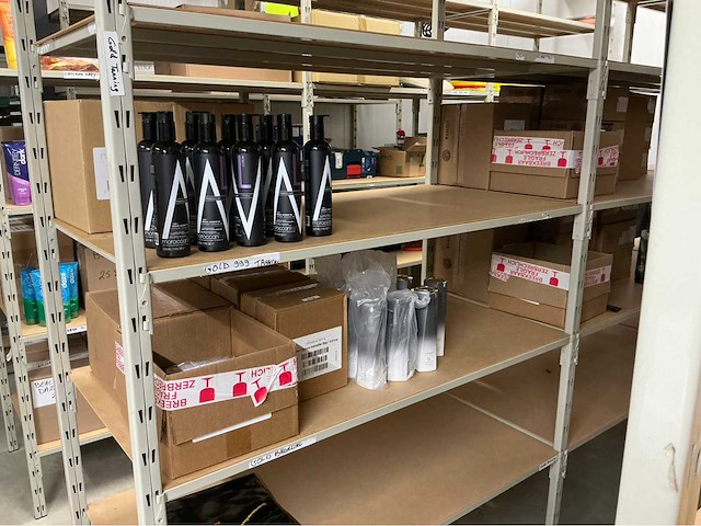 Magazijn voorraad diverse cosmetica (500x) - afbeelding 14 van  25
