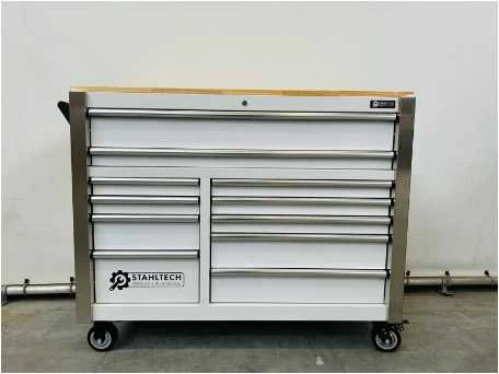 Magazijninventaris, machines, reinigingsmachines & intern transport