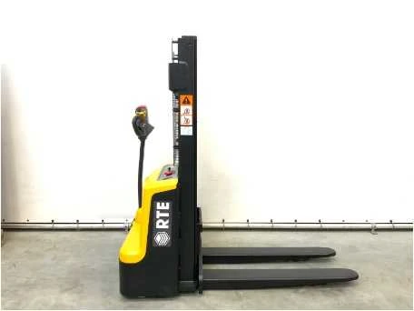 Magazijninventaris, machines, reinigingsmachines & intern transport